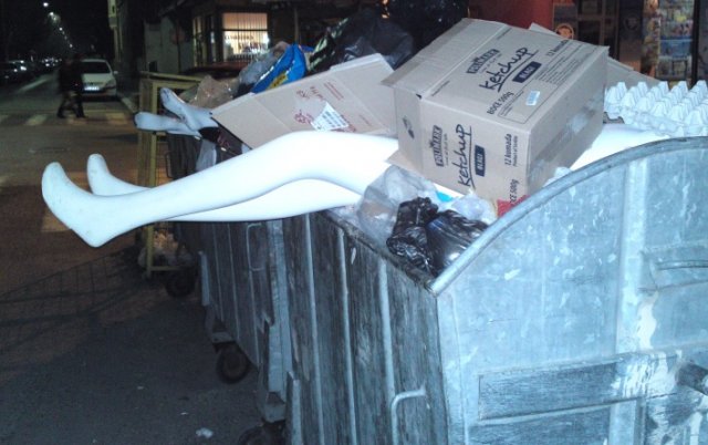 kraljevo lutke kontejner smile.jpg, 121 KB